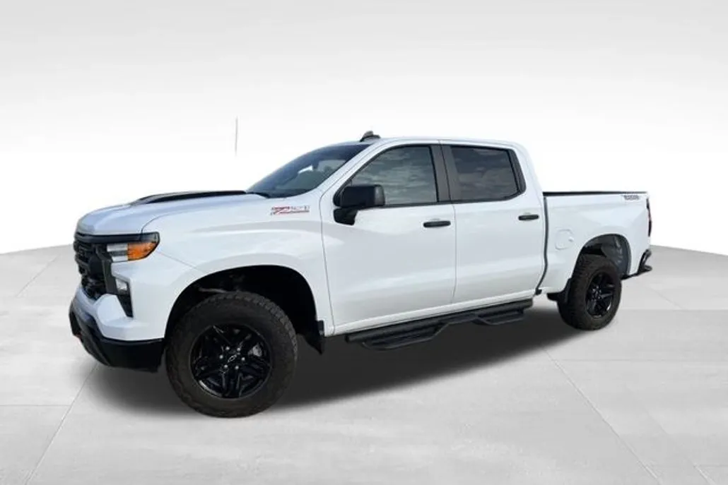 2025 Chevrolet Silverado 1500 Custom Trail Boss photo 1