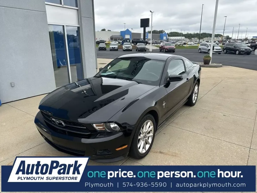 2011 Ford Mustang V6 Premium photo 1