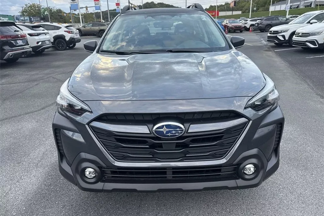 2025 Subaru Outback Base photo 1