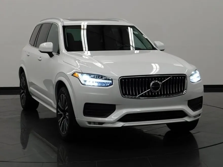 2022 Volvo XC90 T6 AWD Momentum photo 1