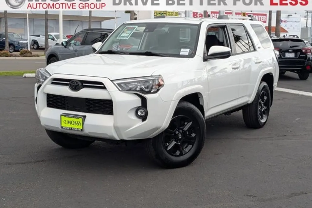 2023 Toyota 4Runner SR5 Premium photo 1