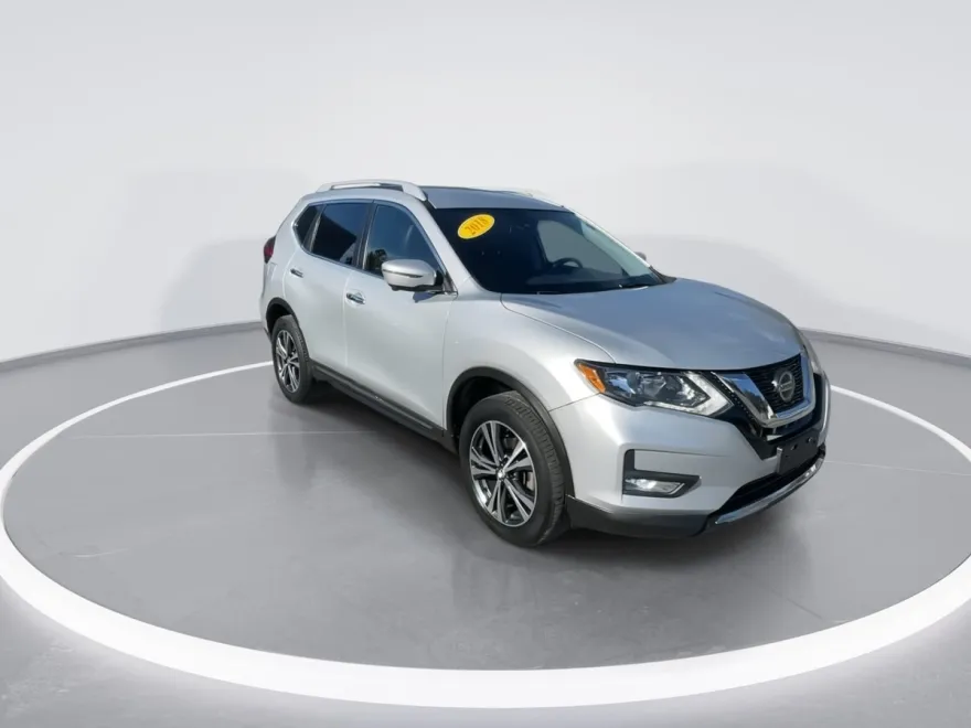 2018 Nissan Rogue SL photo 1