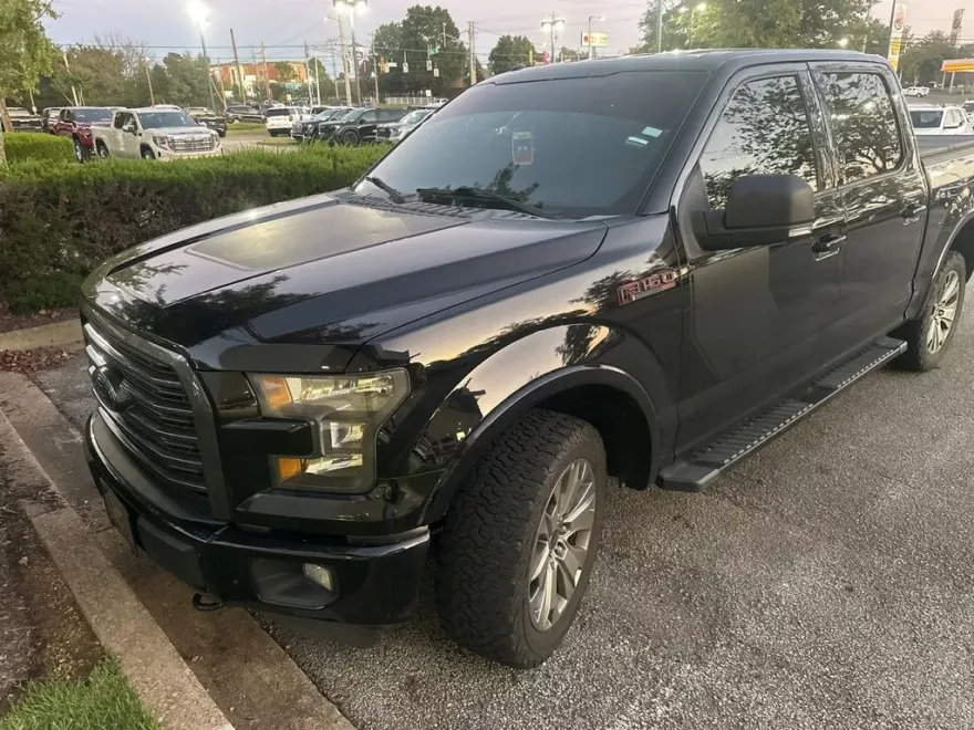 2017 Ford F-150 XLT photo 1