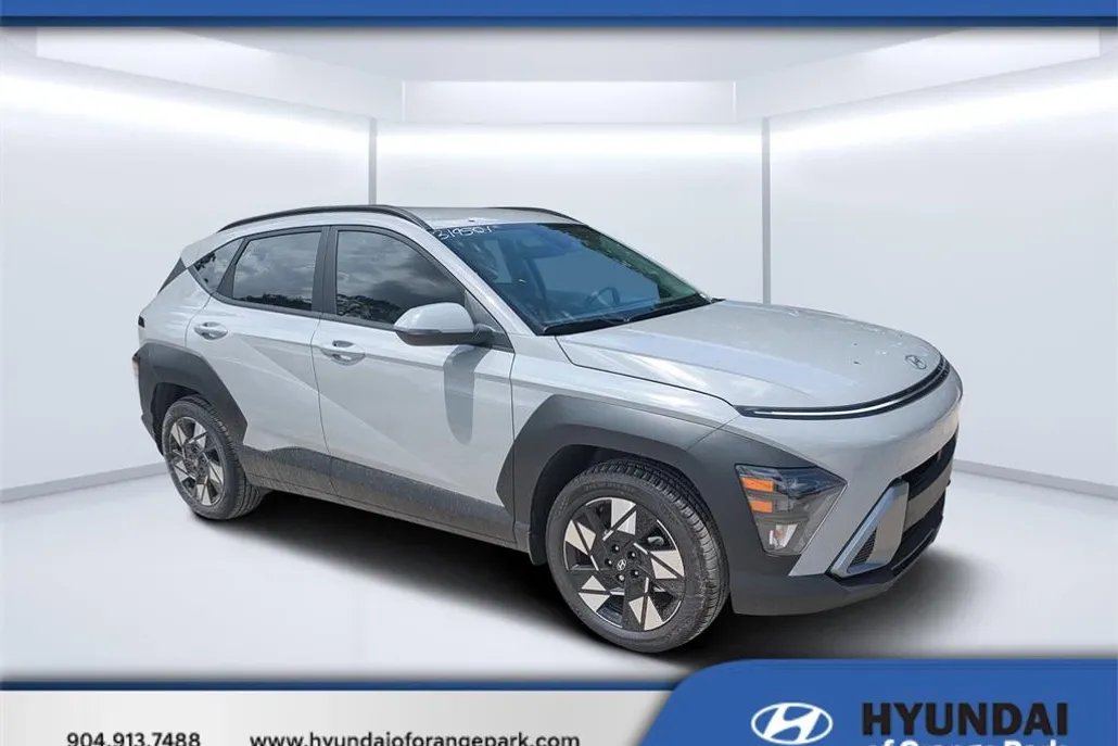 2025 Hyundai Kona SEL photo 1
