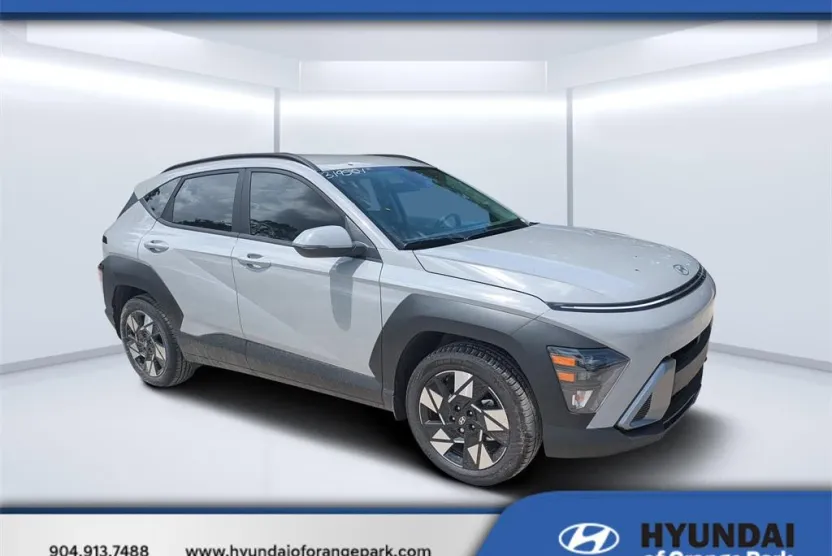 2025 Hyundai Kona SEL photo 1