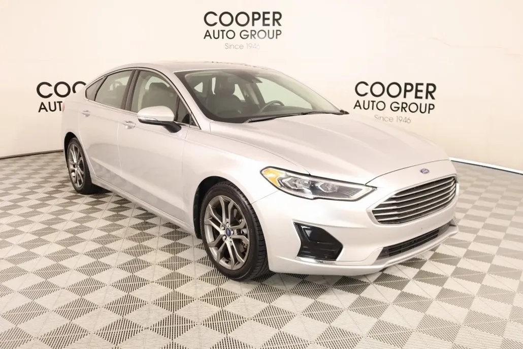 2019 Ford Fusion SEL photo 1