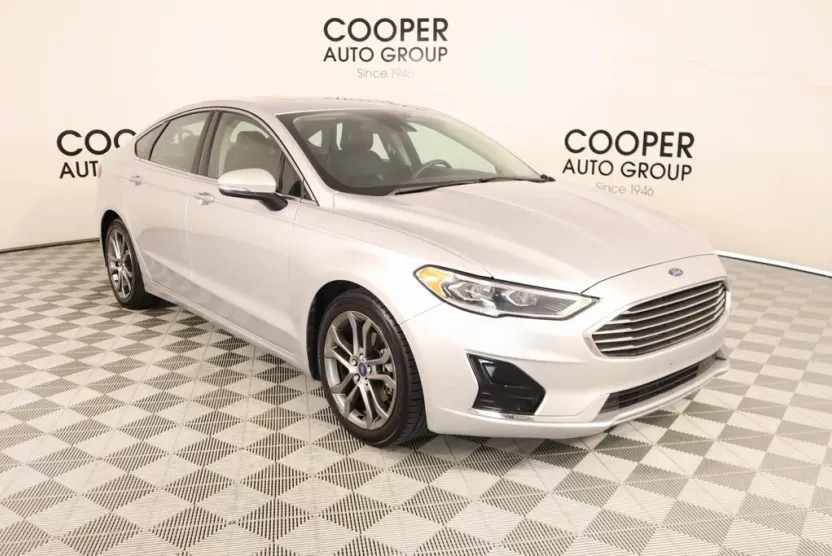 2019 Ford Fusion SEL photo 1