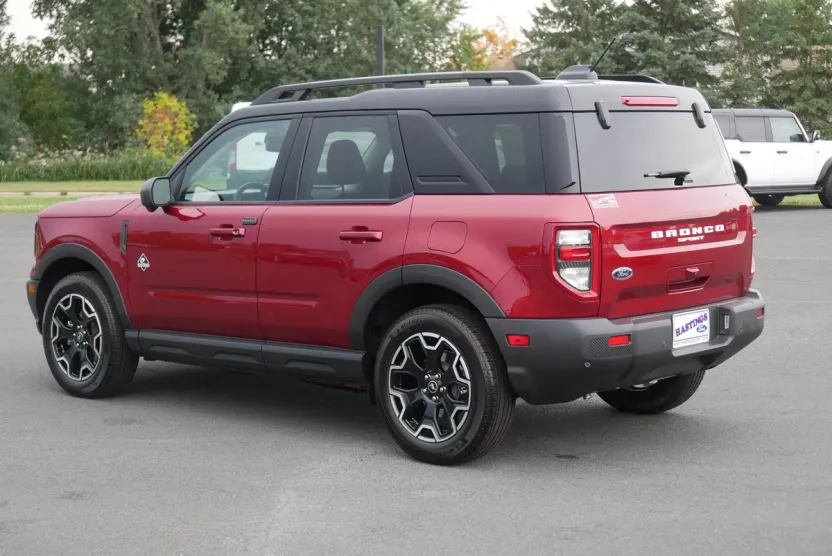 2025 Ford Bronco Sport Outer Banks photo 1