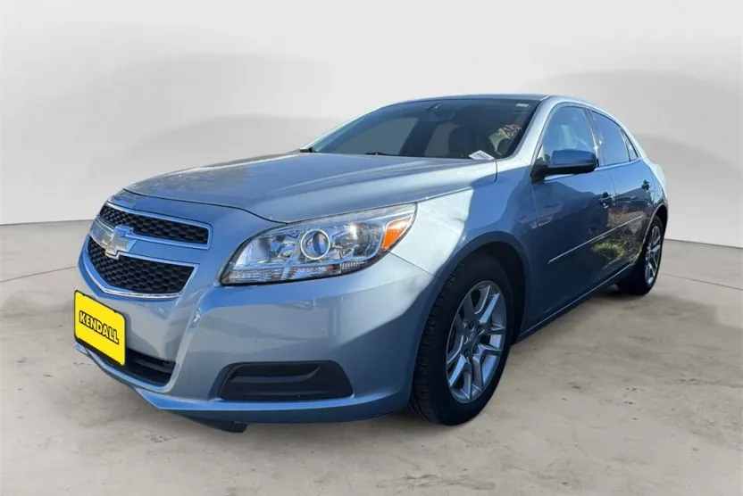 2013 Chevrolet Malibu 1LT photo 1