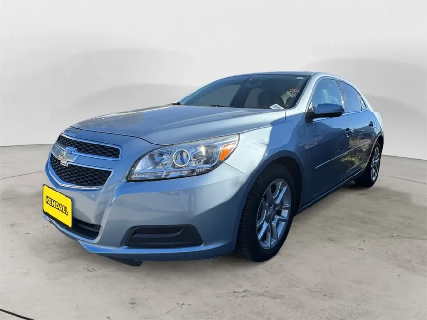 2013 Chevrolet Malibu 1LT photo 1