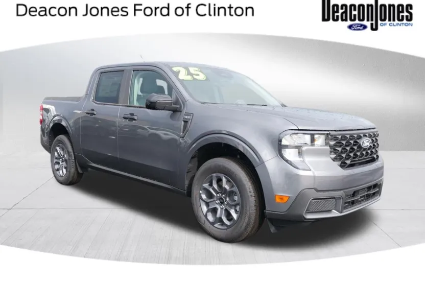 2025 Ford Maverick XLT photo 1