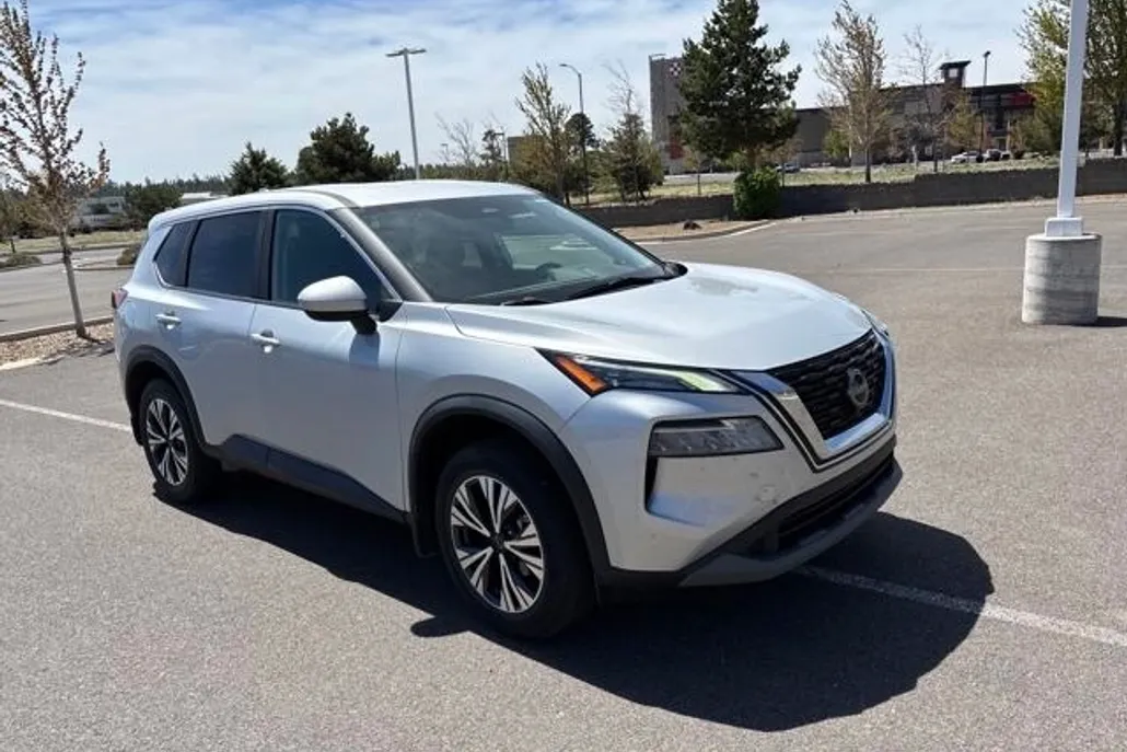 2023 Nissan Rogue SV photo 1