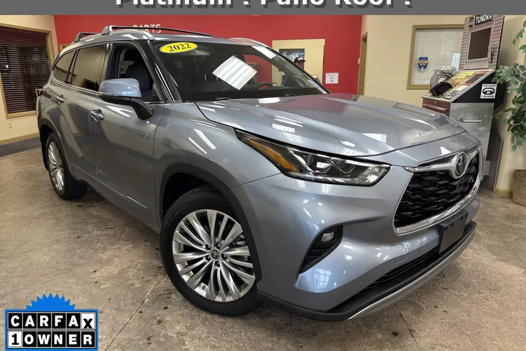 2022 Toyota Highlander Platinum photo 1
