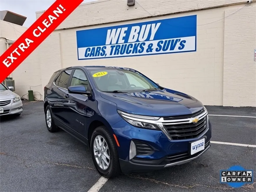2023 Chevrolet Equinox LT photo 1