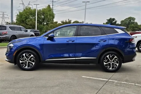 2023 Kia Sportage EX photo 3
