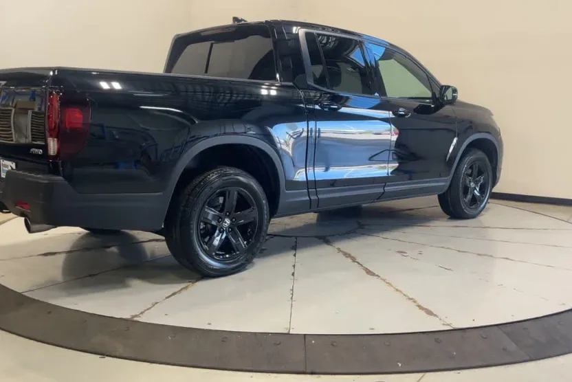 2022 Honda Ridgeline Black Edition photo 1