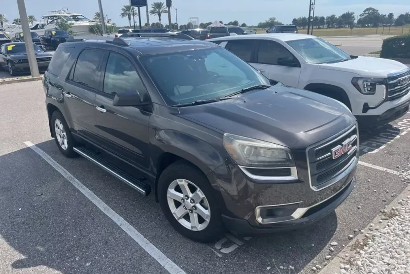 2015 Gmc Acadia SLE photo 1