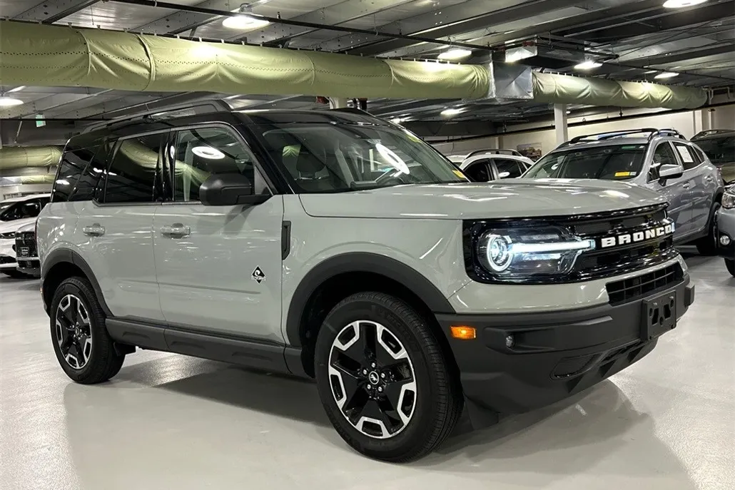 2021 Ford Bronco Sport Outer Banks photo 1
