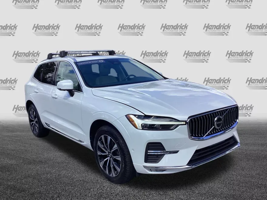 2023 Volvo XC60 Plus photo 1