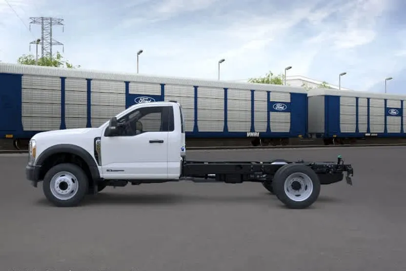 2026 Ford F-550 photo 1