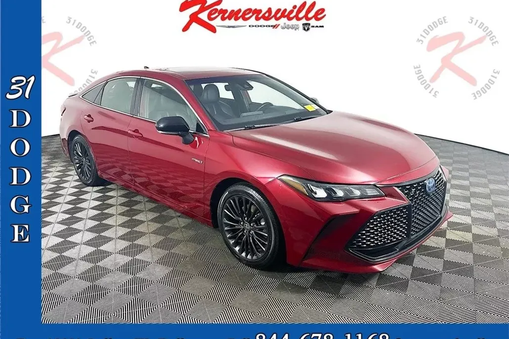 2021 Toyota Avalon Hybrid XSE photo 1