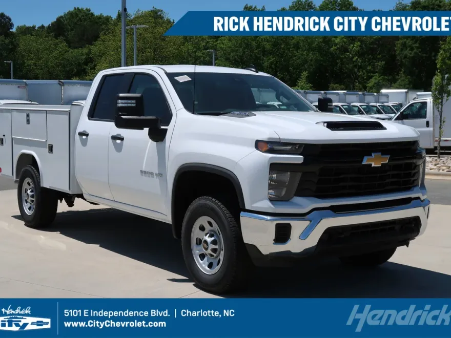 2025 Chevrolet Silverado 3500HD photo 1
