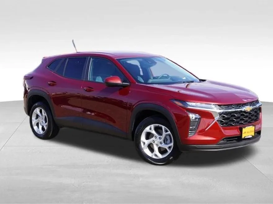 2024 Chevrolet Trax LS photo 1