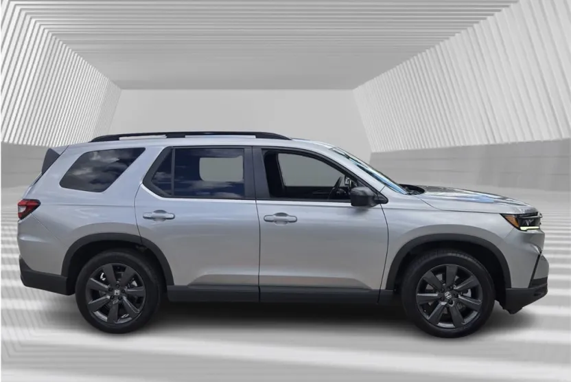 2025 Honda Pilot Sport photo 1