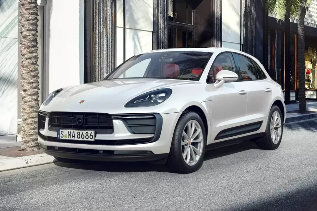 2025 Porsche Macan T photo 1