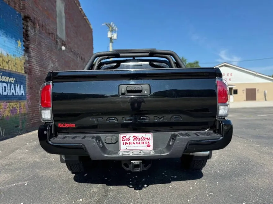 2021 Toyota Tacoma TRD Off-Road photo 1