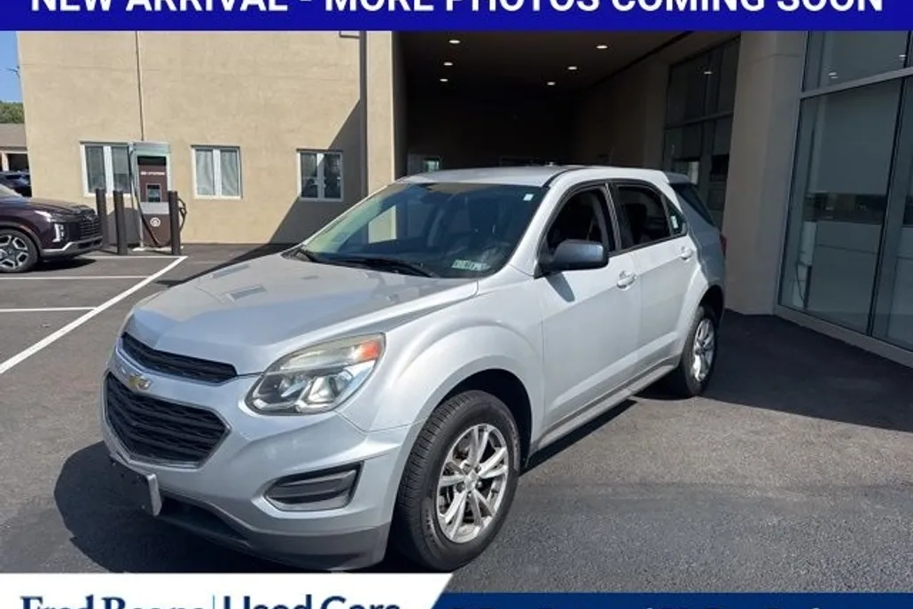 2017 Chevrolet Equinox LS photo 1