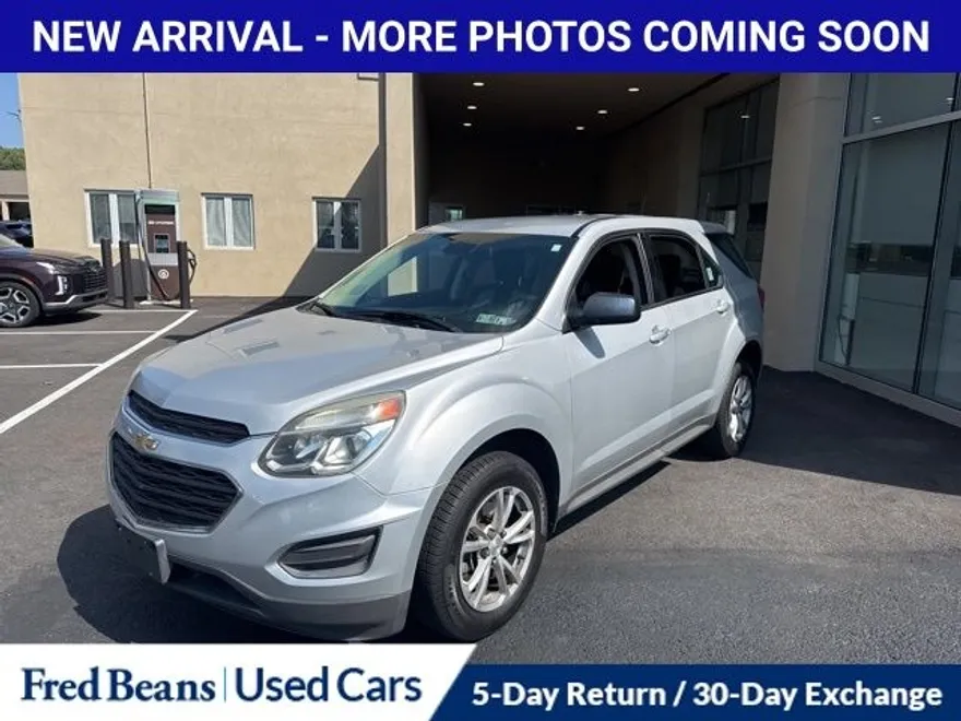 2017 Chevrolet Equinox LS photo 1