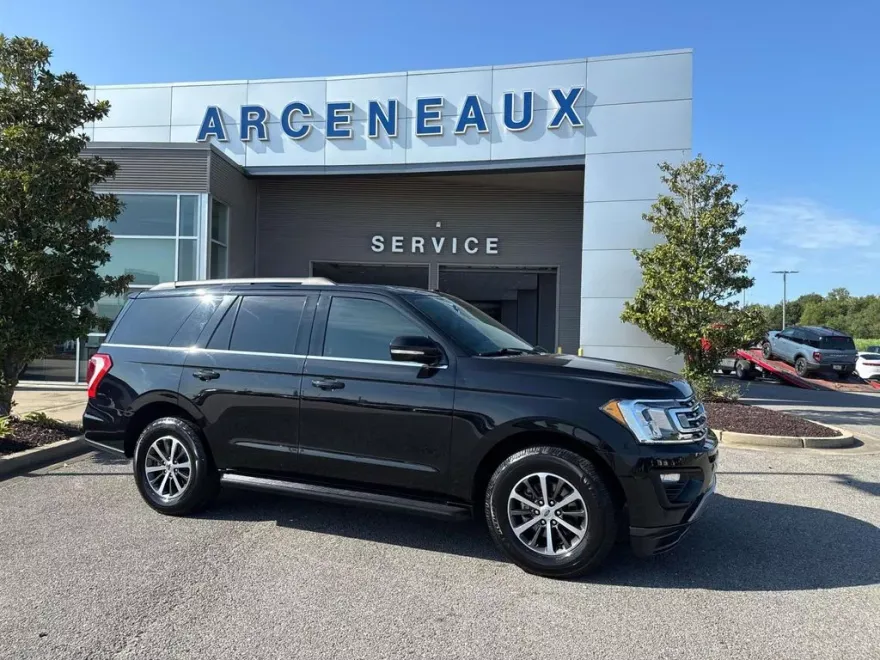 2019 Ford Expedition XLT photo 1