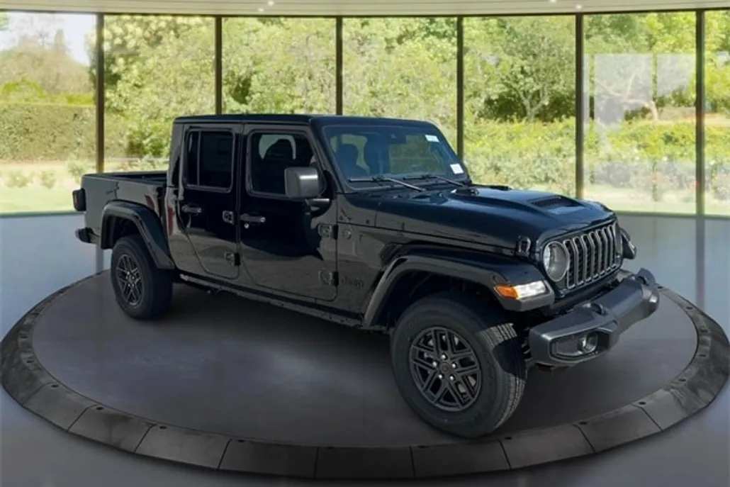 2025 Jeep Gladiator Sport S photo 1