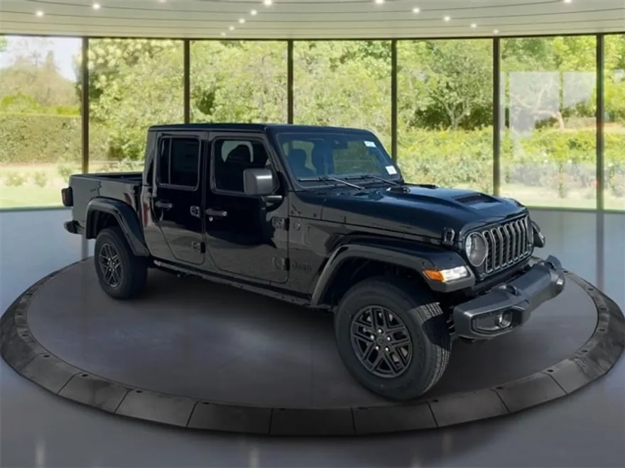 2025 Jeep Gladiator Sport S photo 1