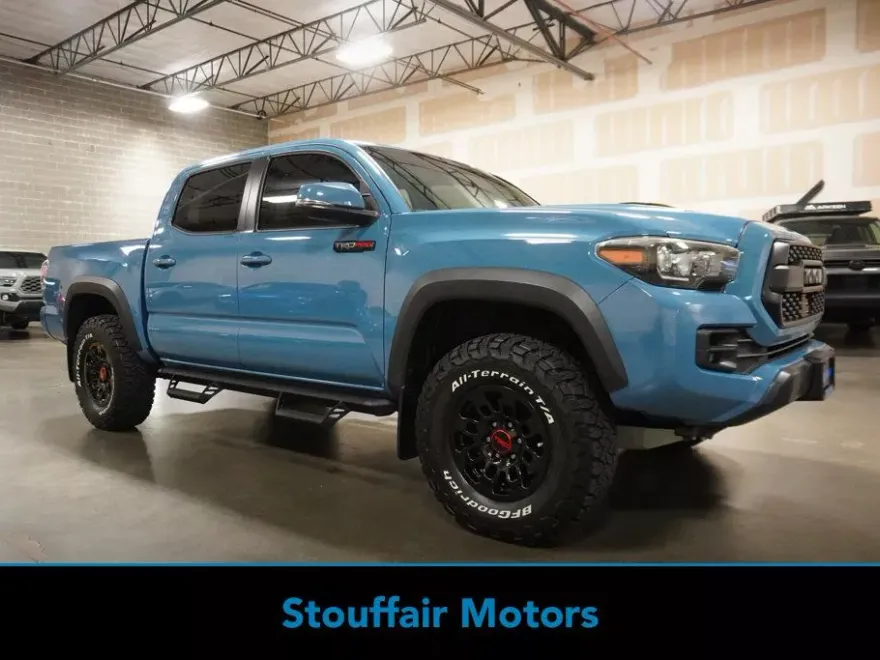 2018 Toyota Tacoma TRD Pro Double Cab V6 4x4 photo 1