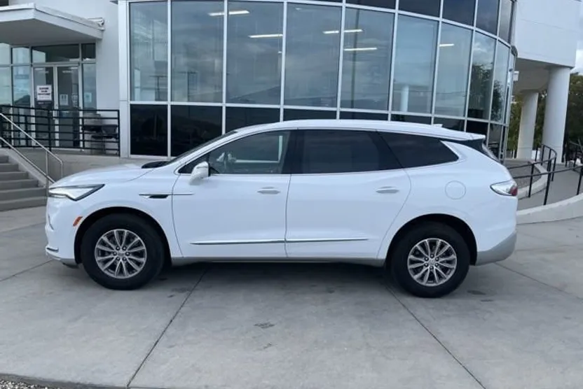 2024 Buick Enclave Premium photo 1