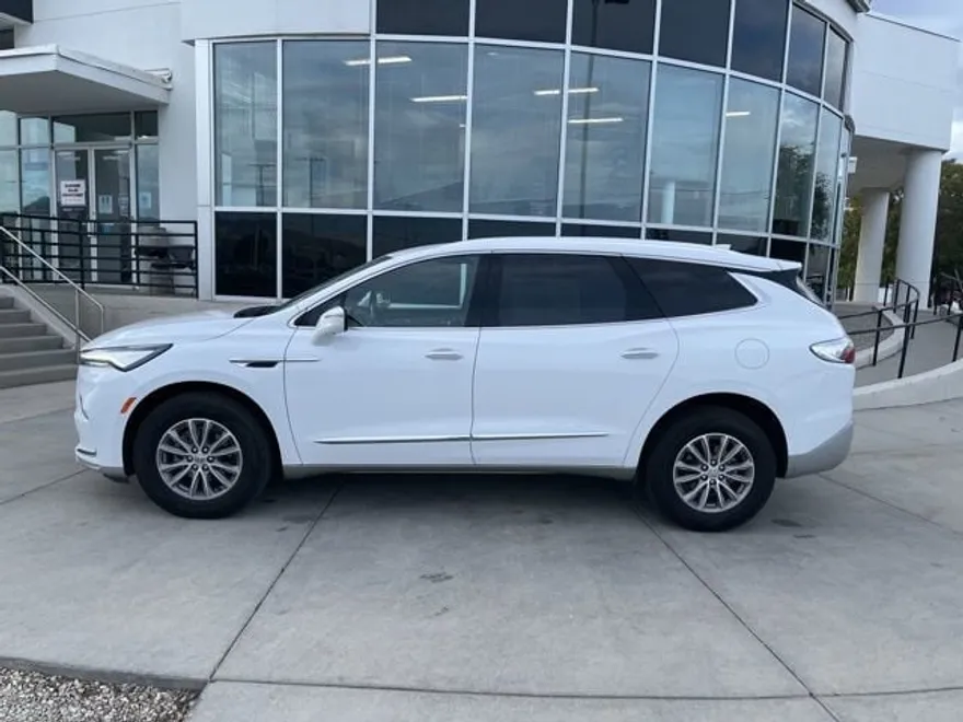 2024 Buick Enclave Premium photo 1