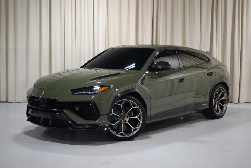 2024 Lamborghini Urus Performante photo 1
