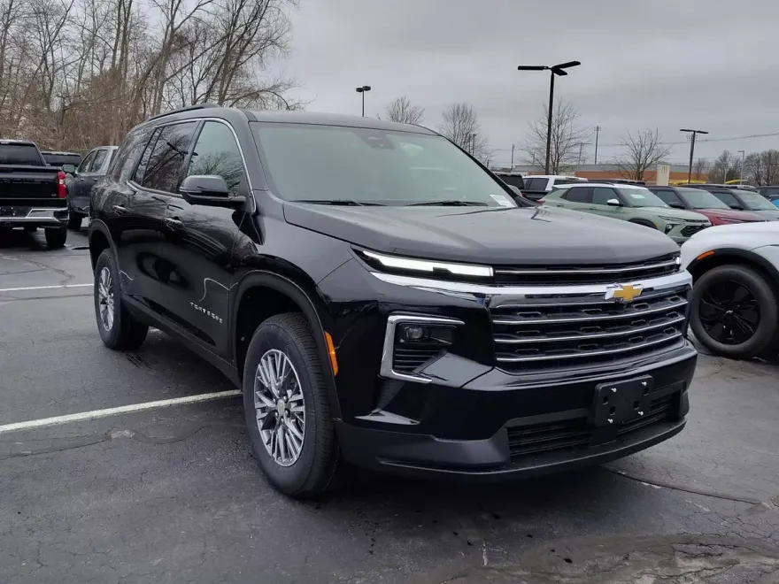 2025 Chevrolet Traverse photo 1