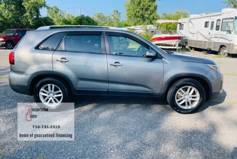 2015 Kia Sorento LX photo 1