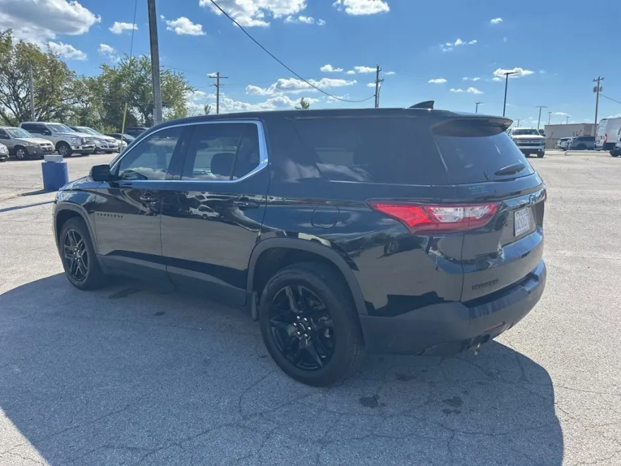 2020 Chevrolet Traverse LS photo 1