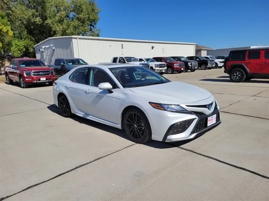 2023 Toyota Camry Hybrid XSE photo 1