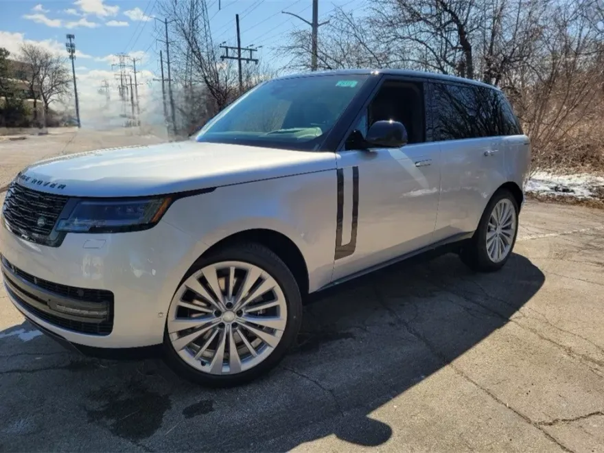 2025 Land Rover Range Rover SE photo 1