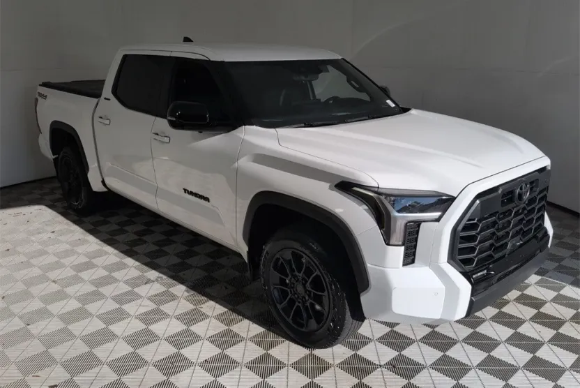 2025 Toyota Tundra Limited photo 1