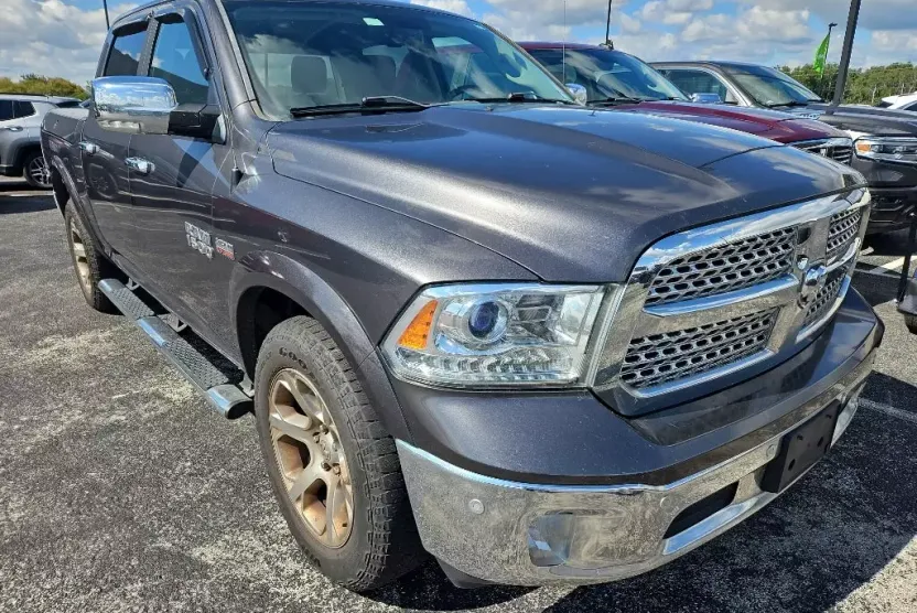 2017 Ram 1500 Laramie photo 1