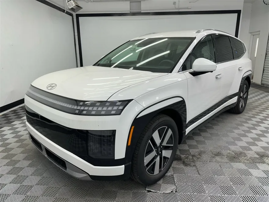 2026 Hyundai Ioniq SEL photo 1