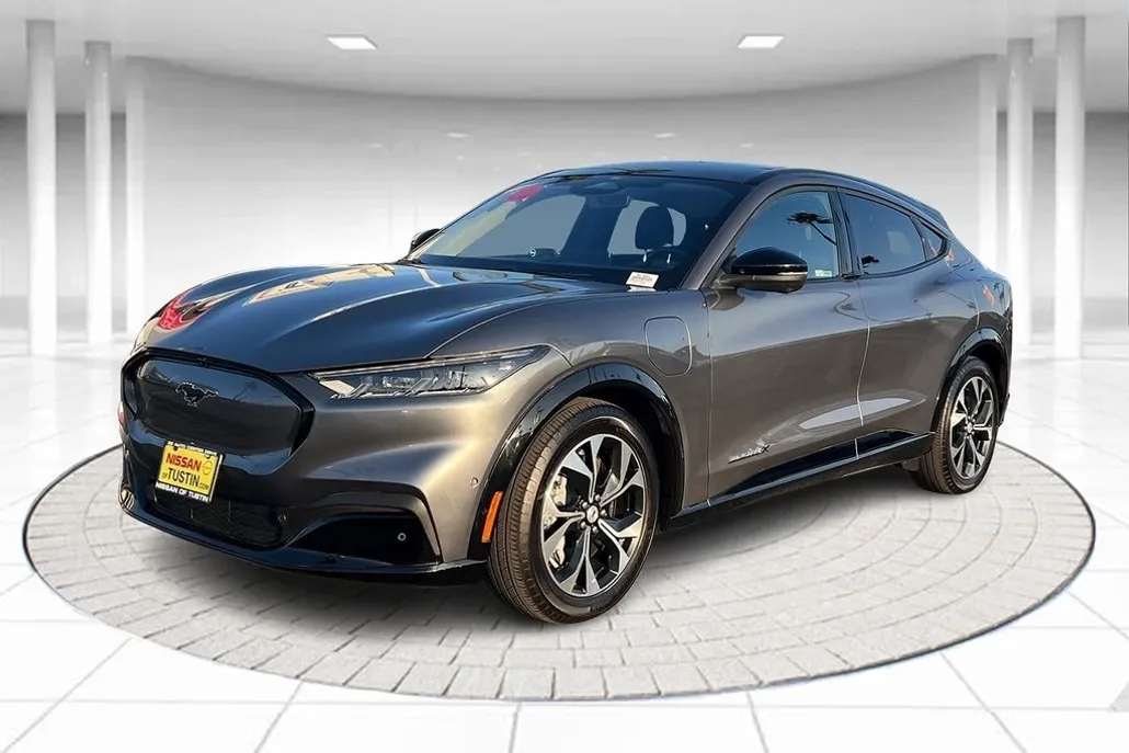 2023 Ford Mustang Mach-E Premium photo 1