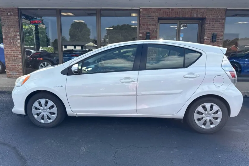 2012 Toyota Prius C Two photo 1