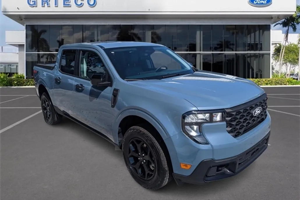 2025 Ford Maverick XLT photo 1